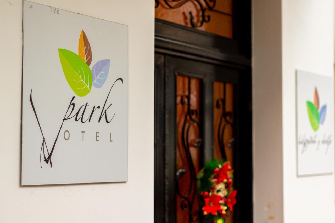 V Park Hotel 트빌리시 외부 사진